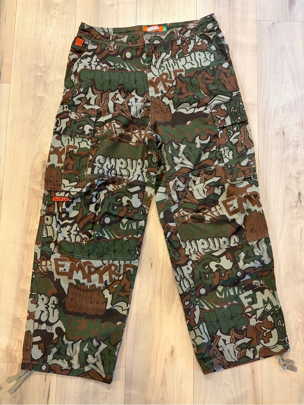 Empyre Men's Graffiti Camo Cargo Pants - Green/Brown/White